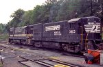 NS 3903 & SOU 3936 in Glenwood yard